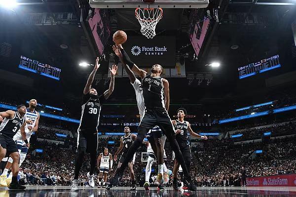 开云-NBA季后赛｜马刺赢下天王山，文班亚马尽显篮球天赋